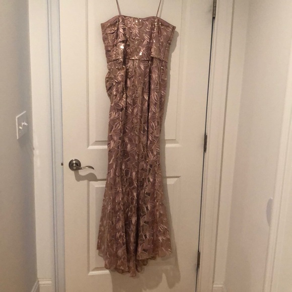 Belle Badgley Mischka - Picture 3 of 7